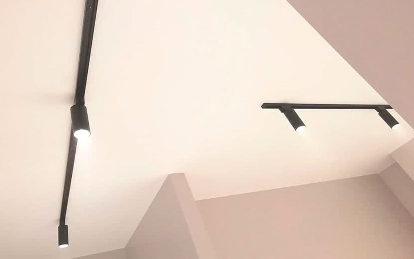 Матовые натяжные потолки в гостиную Минск